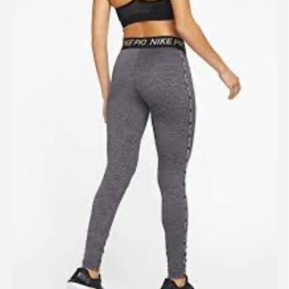 Nike Pro Warm Womens Metallic Tights Gray & Black BV5161-080 Medium - Picture 2 of 13